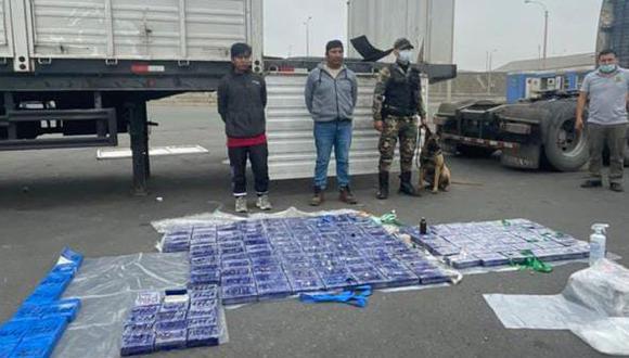El chofer y el copiloto del camión que transportaba droga fueron detenidos. (Foto: PNP)