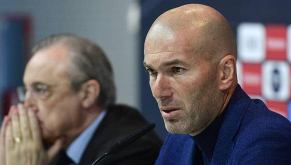 Zinedine Zidane en conferencia de prensa junto a Florentino Pérez. (Foto: EFE)