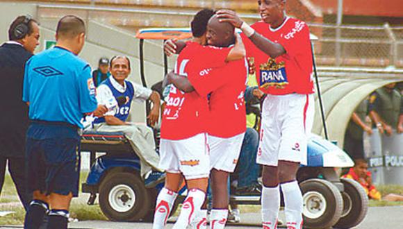 Chará está muy feliz por sus goles y el cumpleaños de su hijo