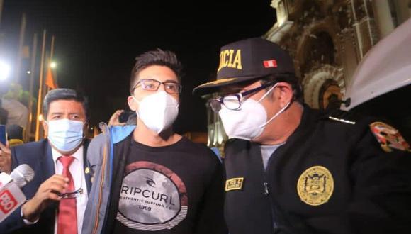 Policía Nacional informó que Carlos Ezeta, quien agredió al congresista Ricardo Burga, fue puesto a disposición del Ministerio Público. (Foto: César Von Bancels/GEC)