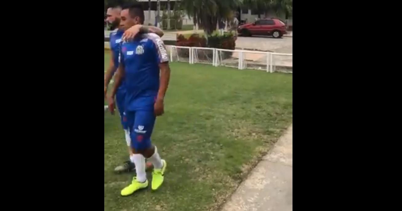 Christian Cueva se lució junto a sus compañeros de Santos en el primer día de pretemporada