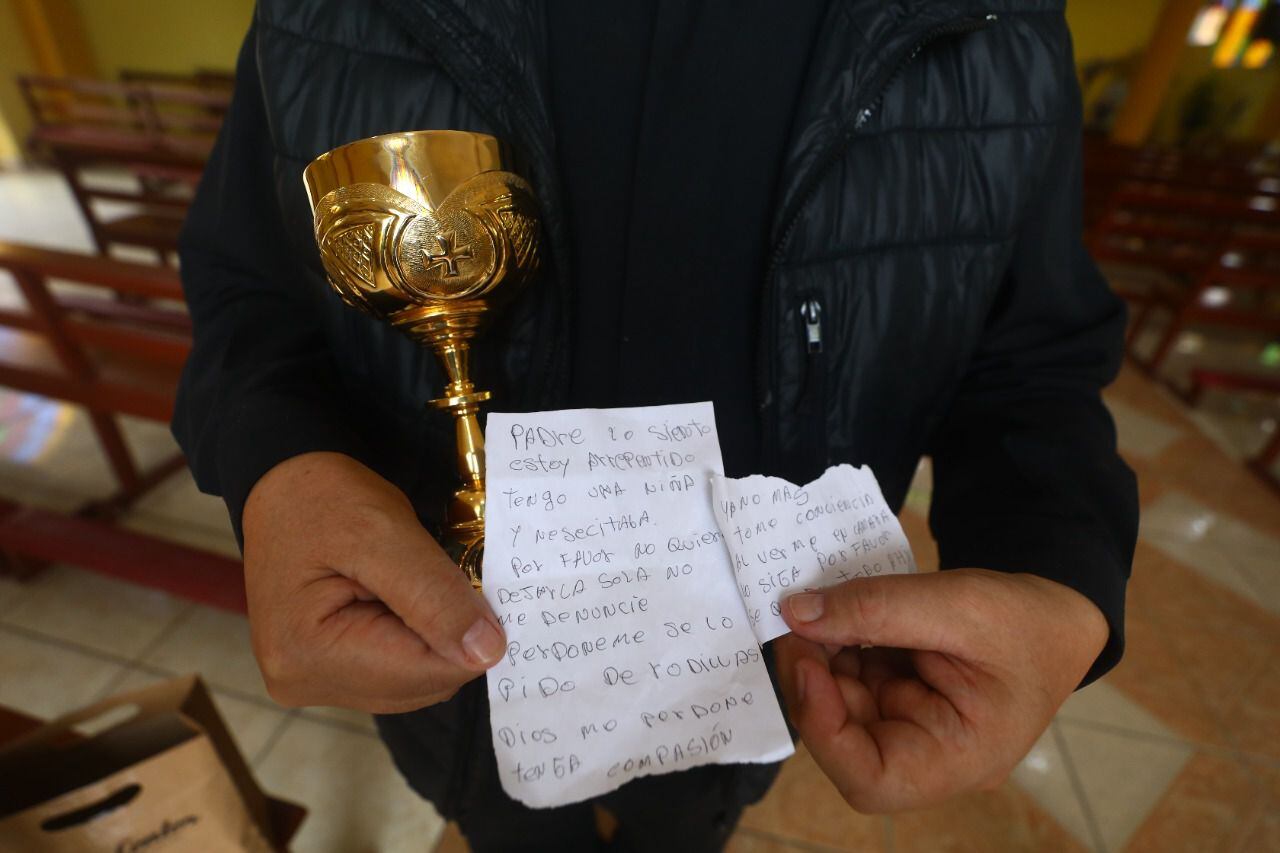 Callao: delincuente robó cáliz de parroquia y lo devuelve por delivery con  carta donde pide perdón | FOTOS - Ibenia