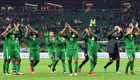 Rusia 2018: En Nigeria regalan dinero para orar por la selección