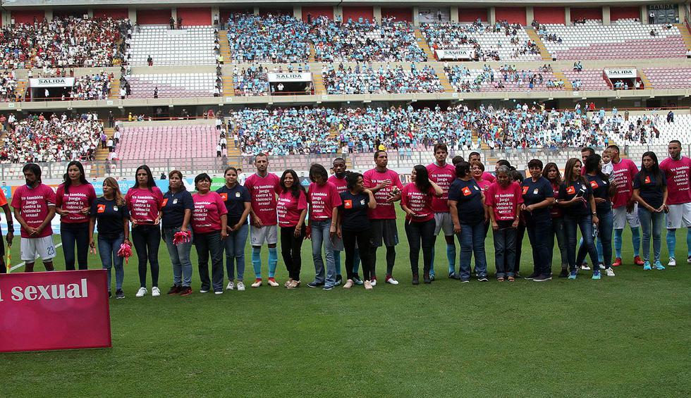 Cristal vs. 'U': jugadores apoyaron una campaña en favor de la mujer [GALERÍA]