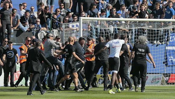 Lyon sufrió ataques de la barra rival en liga francesa [VIDEO]