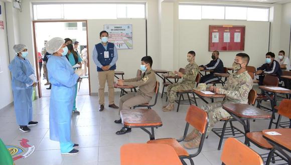 El Ministerio de Salud promueve estrategias como 'Vacúnate en tu cole' para inmunizar a los adolescentes. En la víspera se vacunó en el colegio militar Elías Aguirre de Lambayeque. (Foto: Minsa)