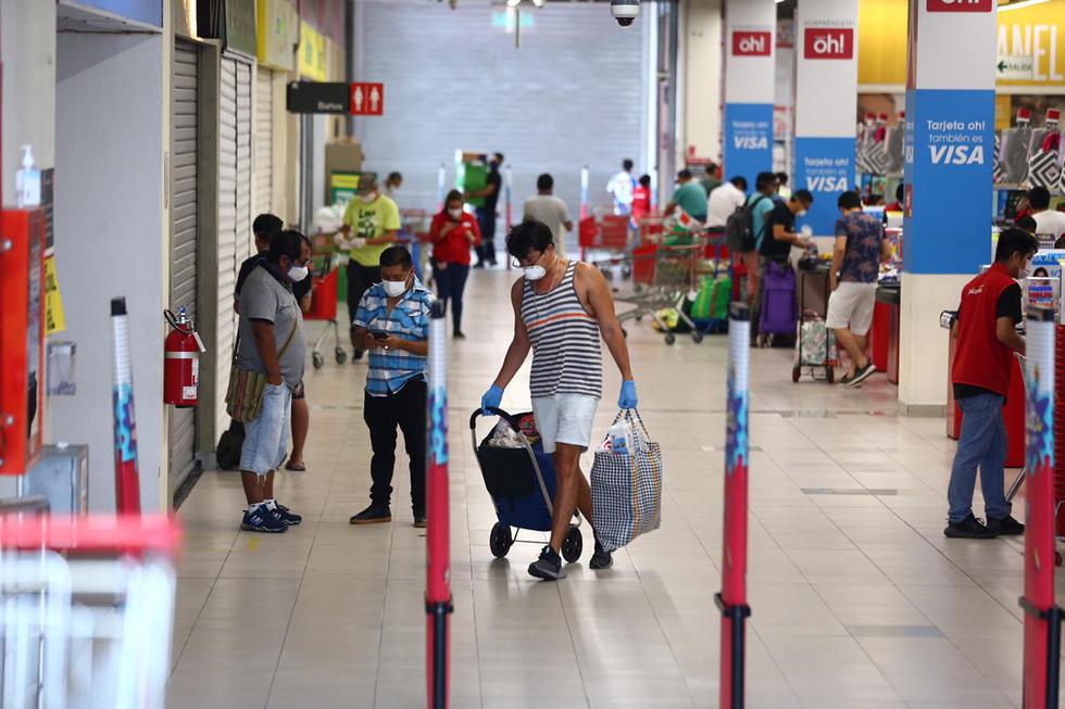 Así es la salida de hombres a los mercados de Lima tras medida de Martín Vizcarra. Foto: Hugo Curotto / GEC
