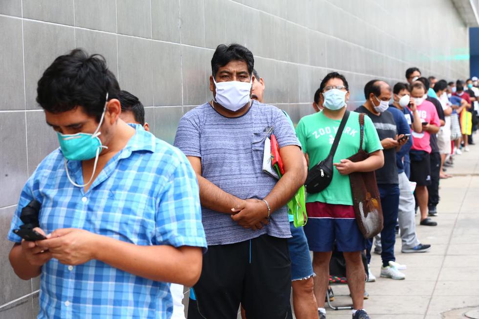 Así es la salida de hombres a los mercados de Lima tras medida de Martín Vizcarra. Foto: Hugo Curotto / GEC