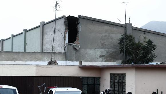 La víctima se encontraba en el patio de la casa al cuidado de un menor cuando la estructura de concreto se desplomó. (Andrés Paredes/GEC)