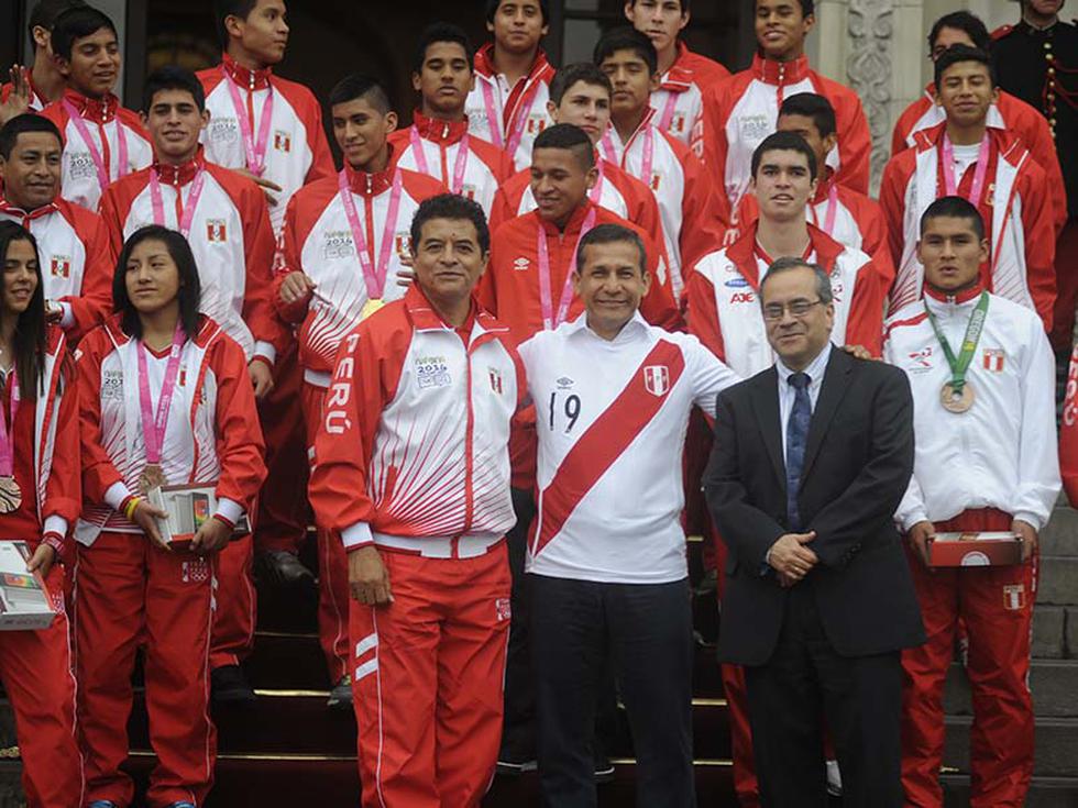 Jugadores de la sub-15 recibieron homenaje del presidente Ollanta Humala [VIDEO]