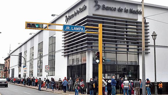 El bono de 760 soles se puede cobrar en el Banco de la Nación. (Foto: Violeta Ayasta | GEC)