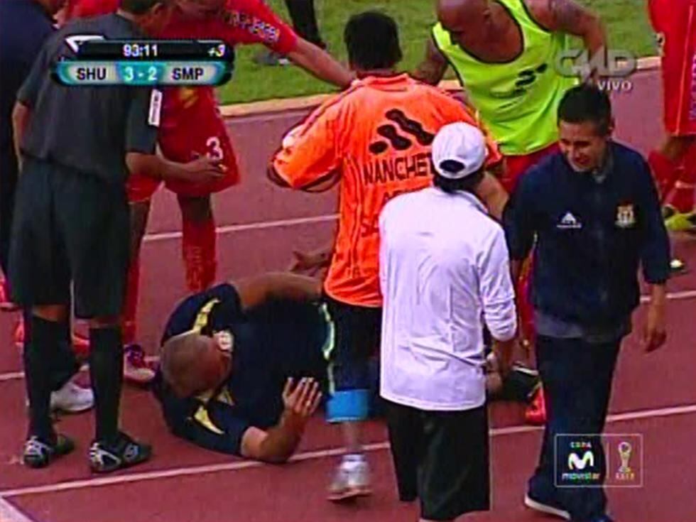 Copa Inca: Técnico de Sport Huancayo acaba en el suelo tras gol de Víctor Rossel [VIDEO]