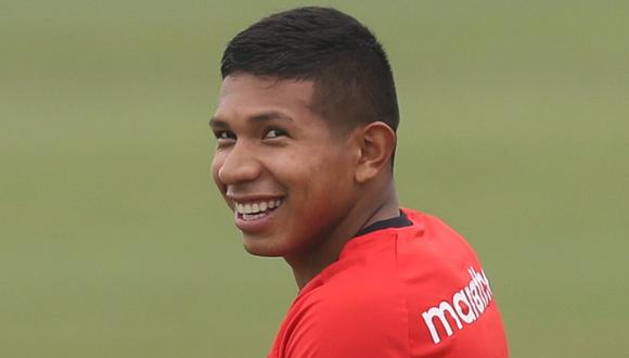 Perú vs. Brasil: Edison Flores y gesto que tuvo con un niño hincha de Alianza Lima que le pidió un autógrafo | VIDEO