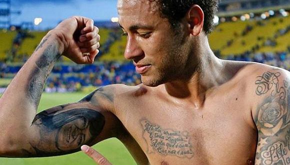 Neymar se tatua rostro de progenitoria por Día de la Madre