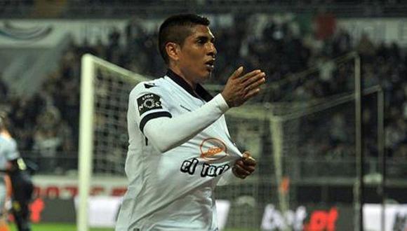 Paolo Hurtado anota tercer gol de Vitoria ante Pacos Ferreira