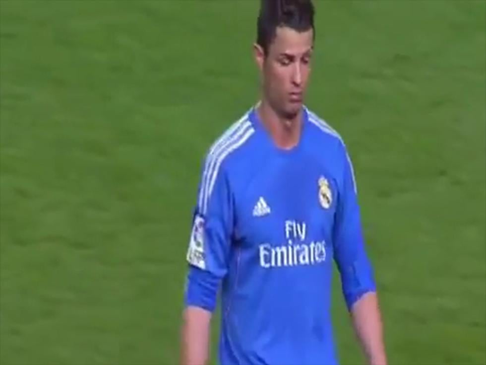 Sevilla vs Real Madrid: Ronaldo se molesta con Bale por un tiro libre [VIDEO]