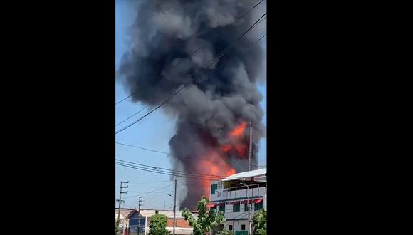 Alarma en Pucallpa por incendio en planta envasadora de gas. (Captura: Twitter)