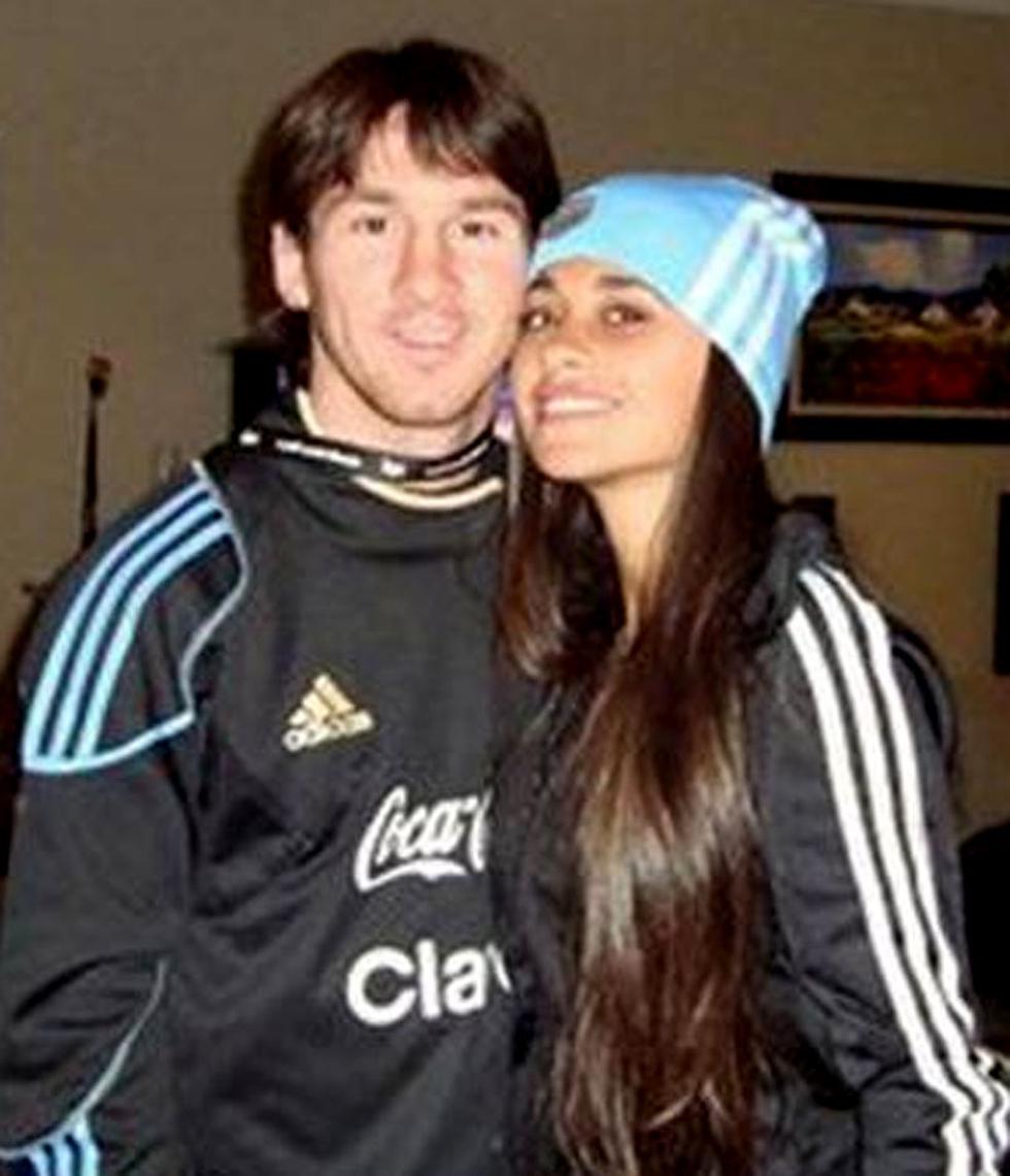 Novia de Lionel Messi publica fotos privadas con la 'Pulga'