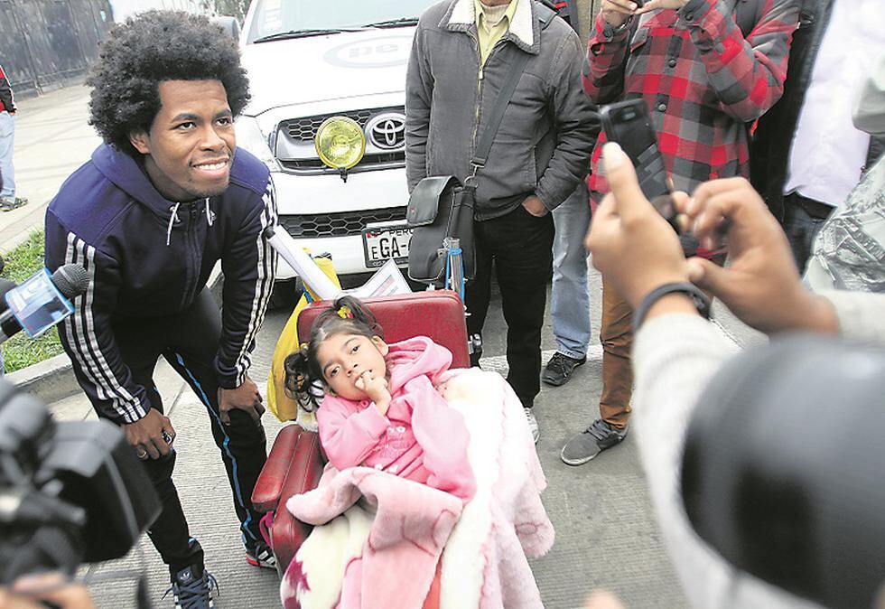 Alianza Lima: El buen corazón de los futbolistas a pesar del título perdido [FOTOS]