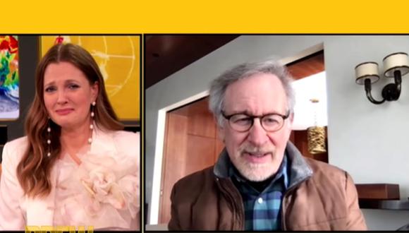 Drew Barrymore no pudo contener las lágrimas al reencontrarse con Steven Spielberg. (Foto: Captura de video)