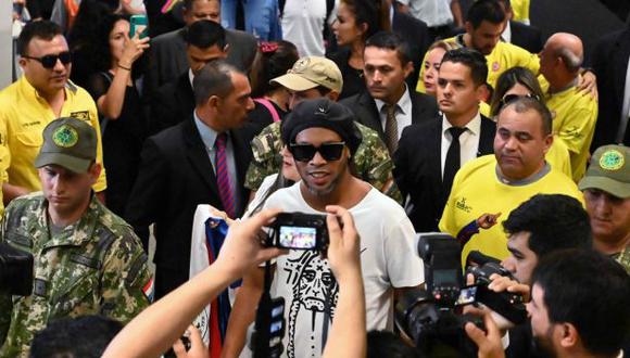 Ronaldinho Gaúcho vinculado a un nuevo caso con la justicia brasileña. (Foto: AFP)