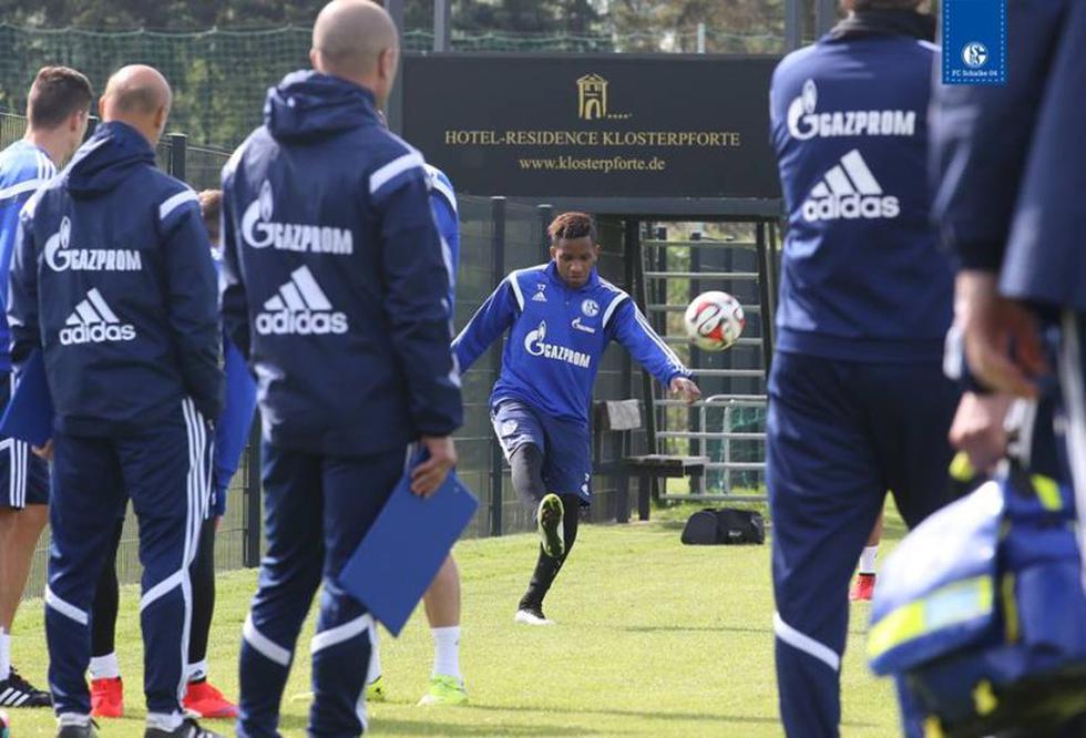 Jefferson Farfán retornó a los entrenamientos del Schalke 04