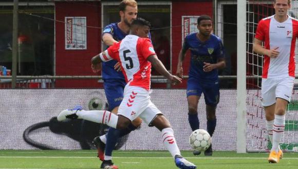Miguel Araujo y Sergio Peña debutaron con derrota en la nueva temporada de la Eredivisie. (Foto: FC Emmen)