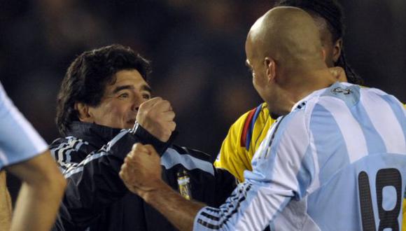 Juan Sebastián Verón compartió un sentido mensaje por la muerte de Diego Maradona. (Foto: AFP)