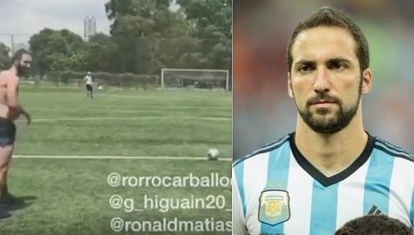 Gonzalo Higuaín le pegó desde media cancha y balón chocó en el palo