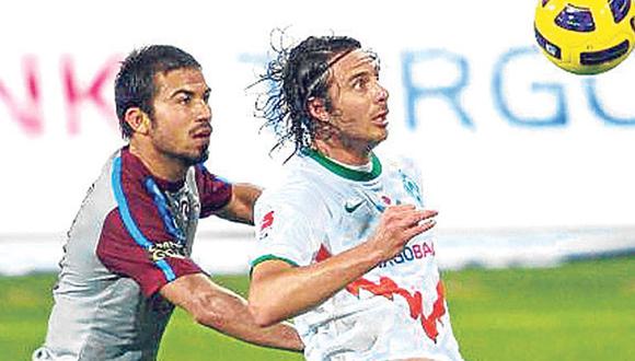 Pizarro se luce en Turquía y anota empate de Werder Bremen sobre Trabzonspor