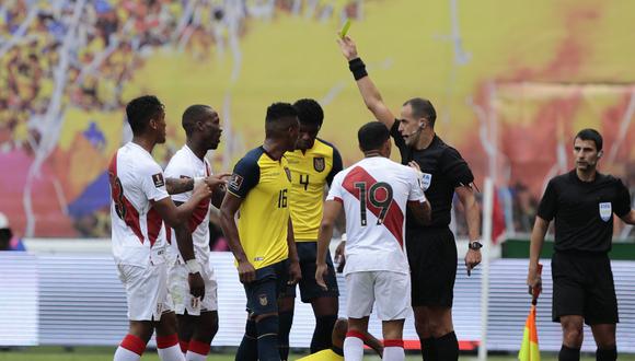 Ostojich dirigió por última vez a Perú ante Ecuador en la octava jornada de las Eliminatorias. (Foto: AFP)