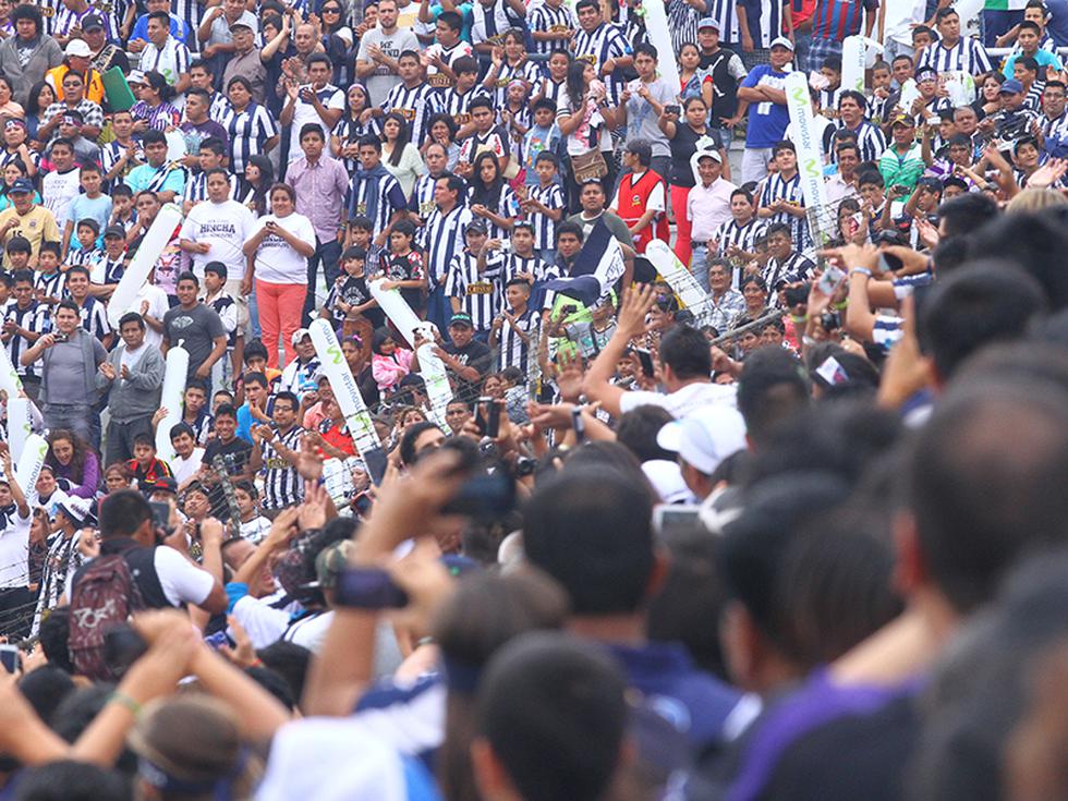 El Día Del Hincha Blanquiazul Y Sus Imágenes Inolvidables Para El Hincha De Alianza Lima 