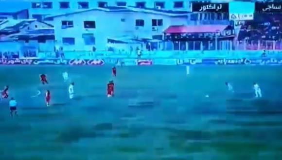 Willyan Mimbela marca golazo tras tiro libre de casi 40 metros con el Tractor Sazi FC de Irán [VIDEO]