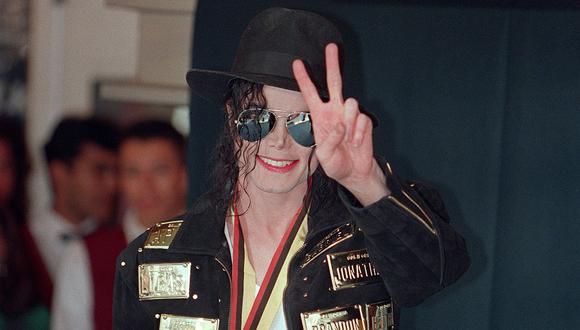 Un tribunal de apelaciones falló este lunes que un arbitraje decidirá sobre la demanda interpuesta por los herederos del cantante Michael Jackson contra HBO. (Foto: AFP)