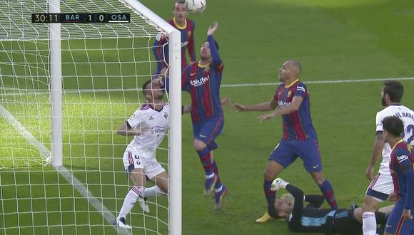 Lionel Messi intentó tocar el balón con la mano en el Barcelona vs. Osasuna. (Captura: LaLiga)