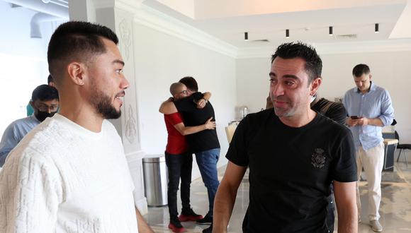Xavi Hernández se emociona al despedirse del plantel del club catarí. Foto: Al Sadd