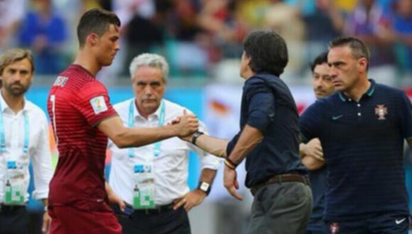 Mundial Brasil 2014: Técnico de Alemania se saca un moco y le da la mano a Ronaldo [VIDEO]