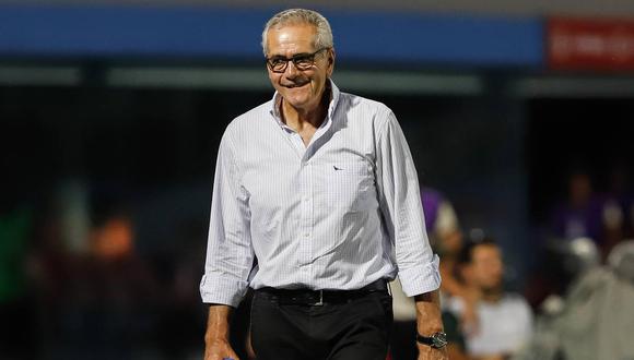Gregorio Pérez fue cesado del cargo en Defensor Sporting. (Foto: EFE)