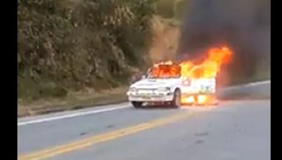 Caminos del Inca 2019 | Auto de uno de los competidores se incendia por completo | VIDEO