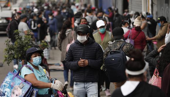 Las personas que viven en Lima y Callao tendrán que cumplir con las restricciones dispuestas por el Gobierno este fin de semana. Foto: GEC