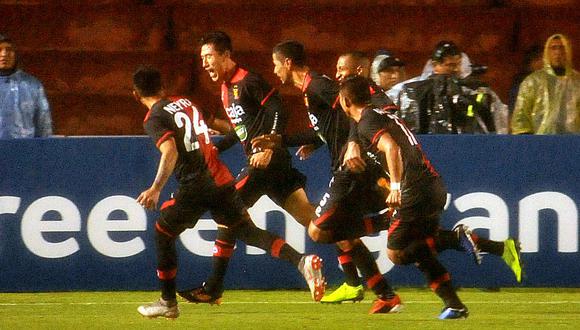 Melgar venció 2 a 0 a Caracas FC y está a un paso de la fase de grupos