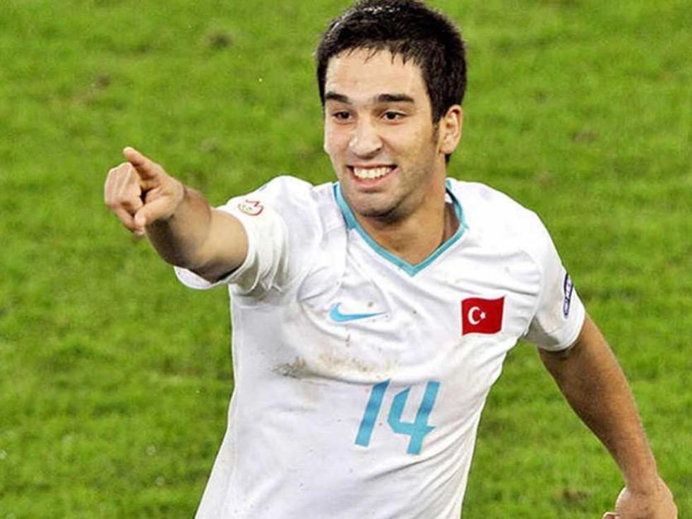 Los cambios de look de Arda Turan, nuevo volante del Barcelona [GALERÍA]