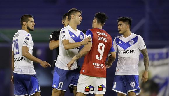 Zampedri anotó el 1-0 en el Vélez vs. Católica por Copa Sudamericana. (Foto: AFP)