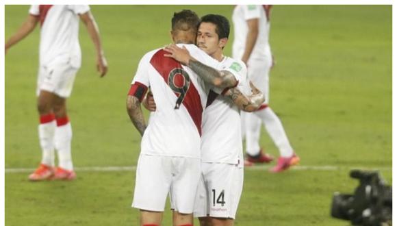 Lapadula y Guerrero en el partido contra Colombia en Lima por las Eliminatorias Qatar 2022.