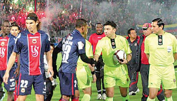 Árbitro les dio una mano