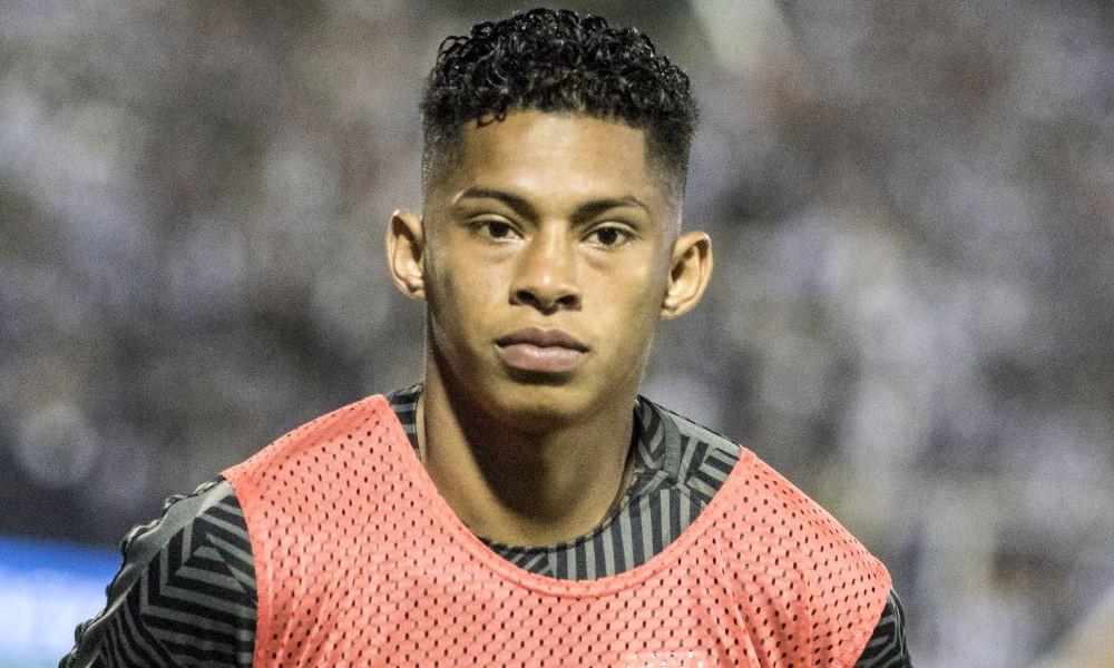 Alianza Lima | Kevin Quevedo aceptó reto de hincha previo a la final con Binacional