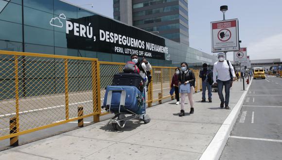 La oficina ubicada en el aeropuerto Jorge Chávez funciona de lunes a domingo, indicó Migraciones. (Foto: El Comercio)