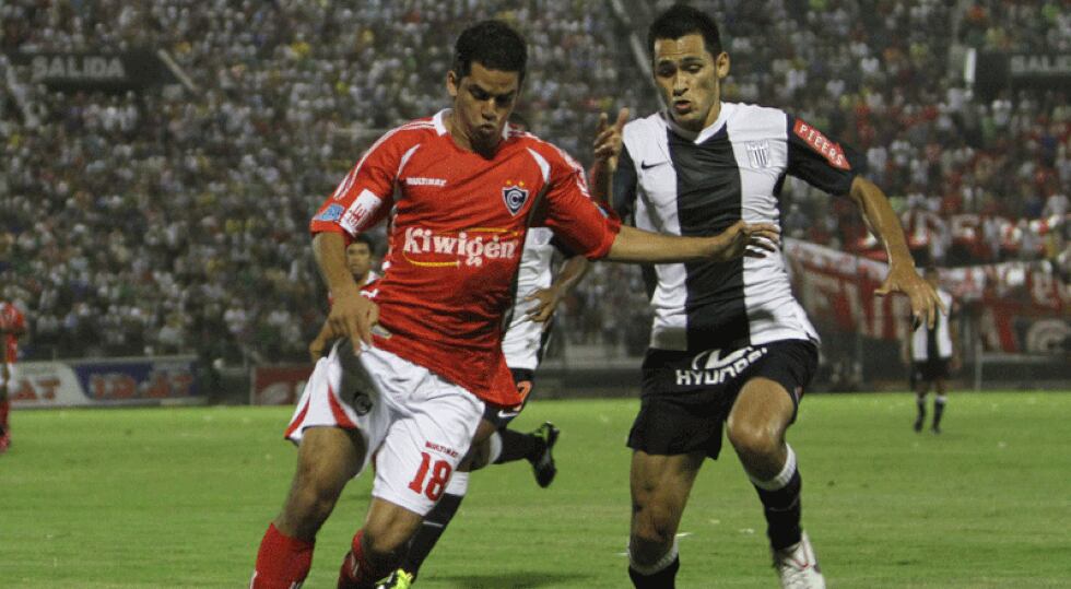 Navarro firma por Independiente, donde brilló su padre