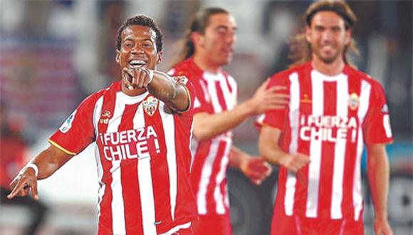 Casi suspenden partido Almería-Barcelona por mensaje en camiseta