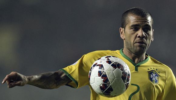Dani Alves fue convocado por Dunga a la selección brasileña